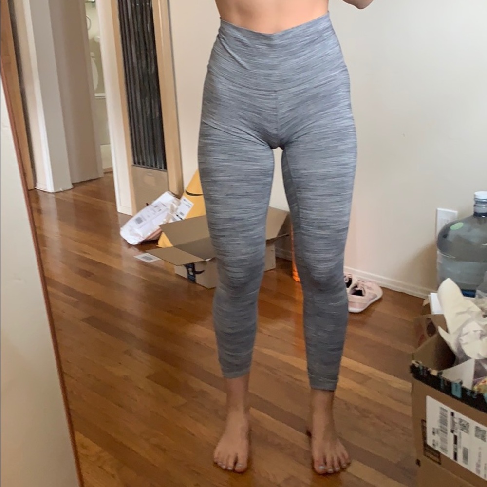 Lululemon wunder under leggings size 6